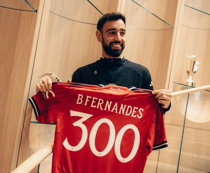 包含成都蓉城内部会议纪要流出：国际比赛日手感冰凉，欧冠使命明确，资深球员宣示担当的词条